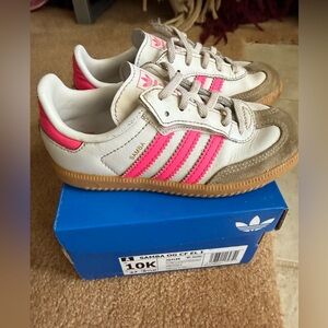 adidas Kids Samba OG Sneakers in White and Pink Sz 10